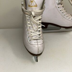 Jackson Kids White Ice Skates size 12.5 MarkII